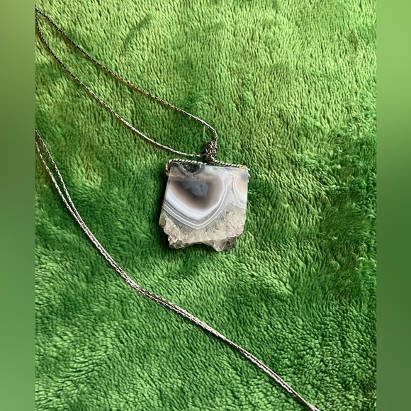 Agate Quartz Necklace - Picture 5 of 5